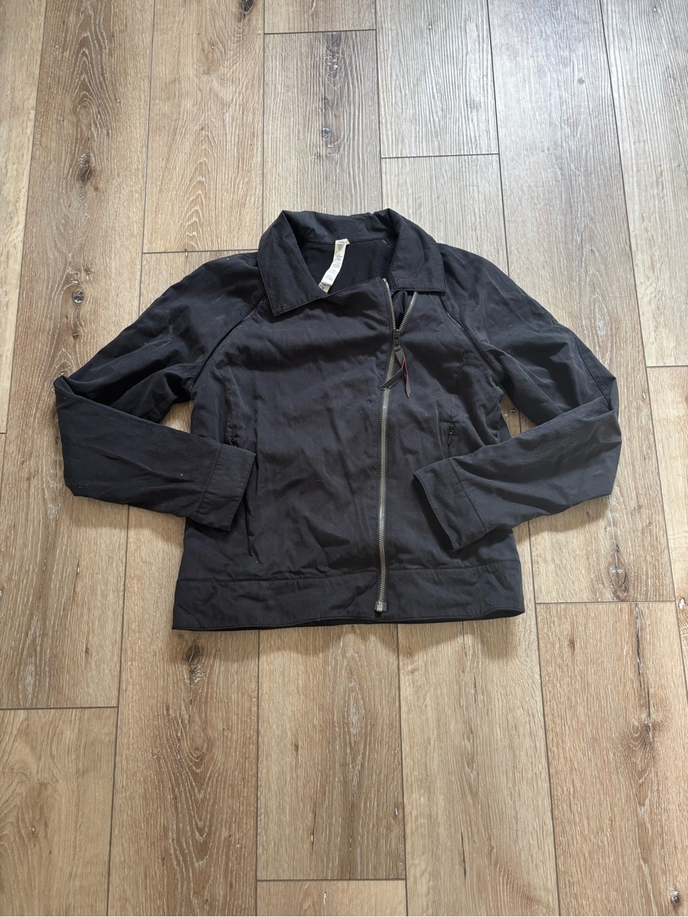 Lululemon Soft Summer Jacket featuring an asymmetrical zipper size 6